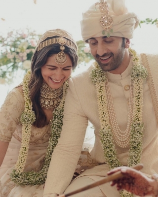 Alia Bhatt and Ranbir Kapoor Wedding Photos - 1 of 5