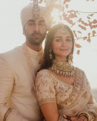 Alia Bhatt and Ranbir Kapoor Wedding Photos - 3 of 5