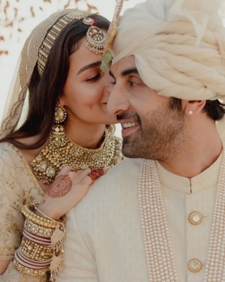 Alia Bhatt and Ranbir Kapoor Wedding Photos - 5 of 5