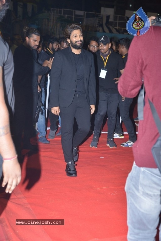 Ghani Pre Release Event 01 - 33 / 53 photos