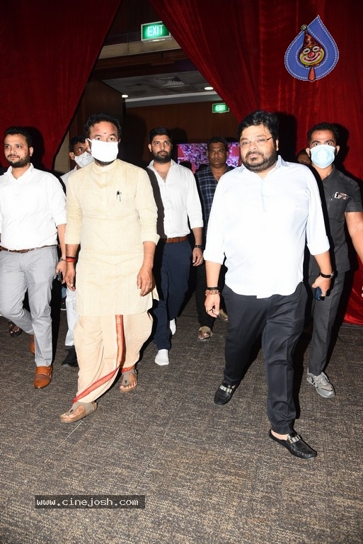 Tiger Nageswara Rao Movie Opening - 24 / 63 photos