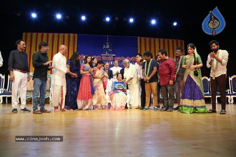 Sri Kala Sudha Telugu Movie Awards 2021 - 23 / 38 photos