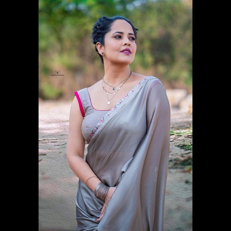 Anasuya Bharadwaj Photos - 2 / 7 photos