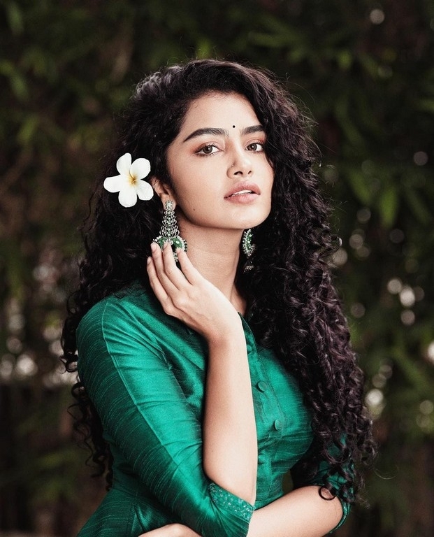 Anupama Parameswaran Photos - 1 / 5 photos