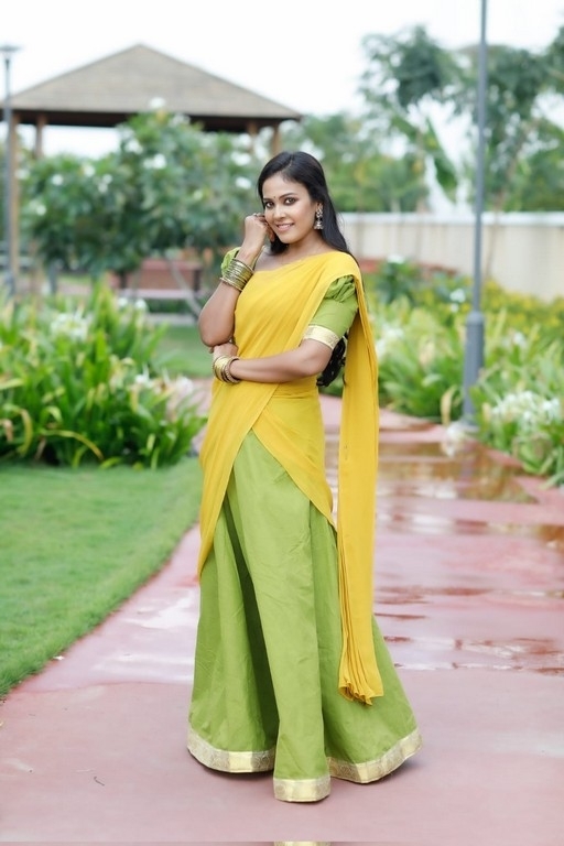 Chandini Tamilarasan Stills - 1 / 4 photos