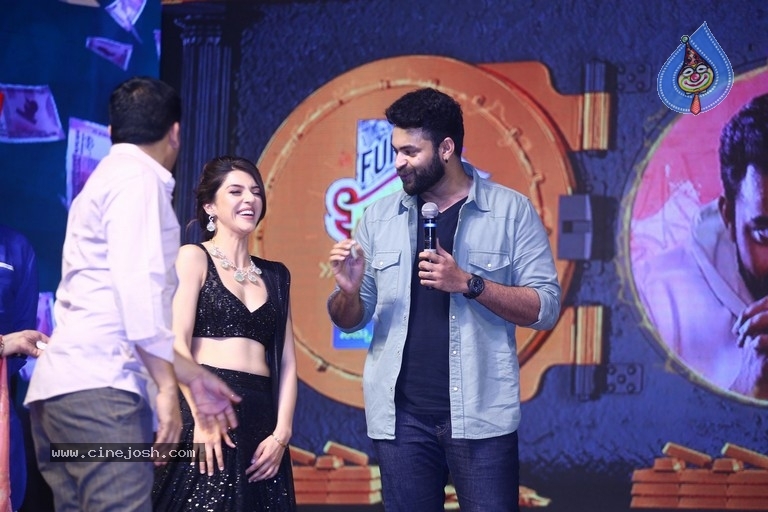 F3 Movie Pre Release Event - 73 / 80 photos