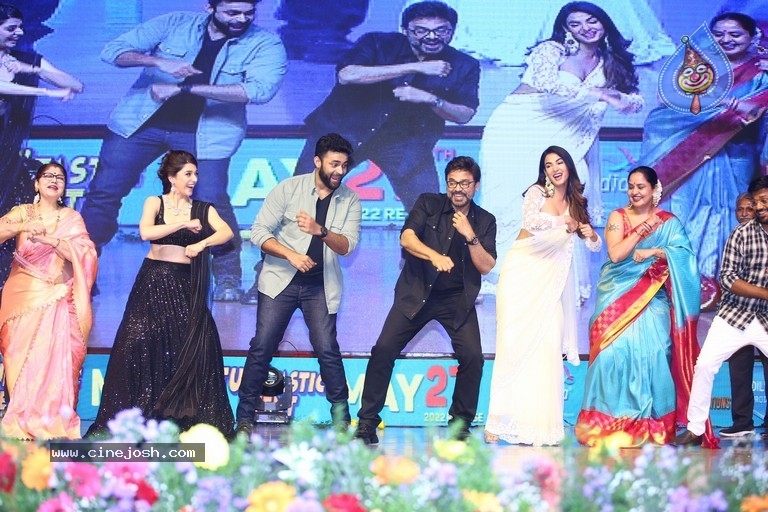 F3 Movie Pre Release Event - 76 / 80 photos