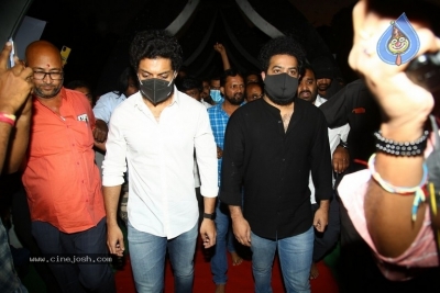 Jr NTR and Kalyan Ram At NTR Ghat - 2 of 34