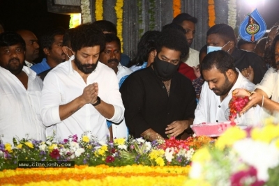 Jr NTR and Kalyan Ram At NTR Ghat - 13 of 34