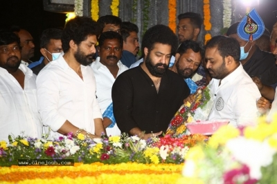 Jr NTR and Kalyan Ram At NTR Ghat - 20 of 34