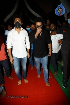 Jr NTR and Kalyan Ram At NTR Ghat - 29 of 34