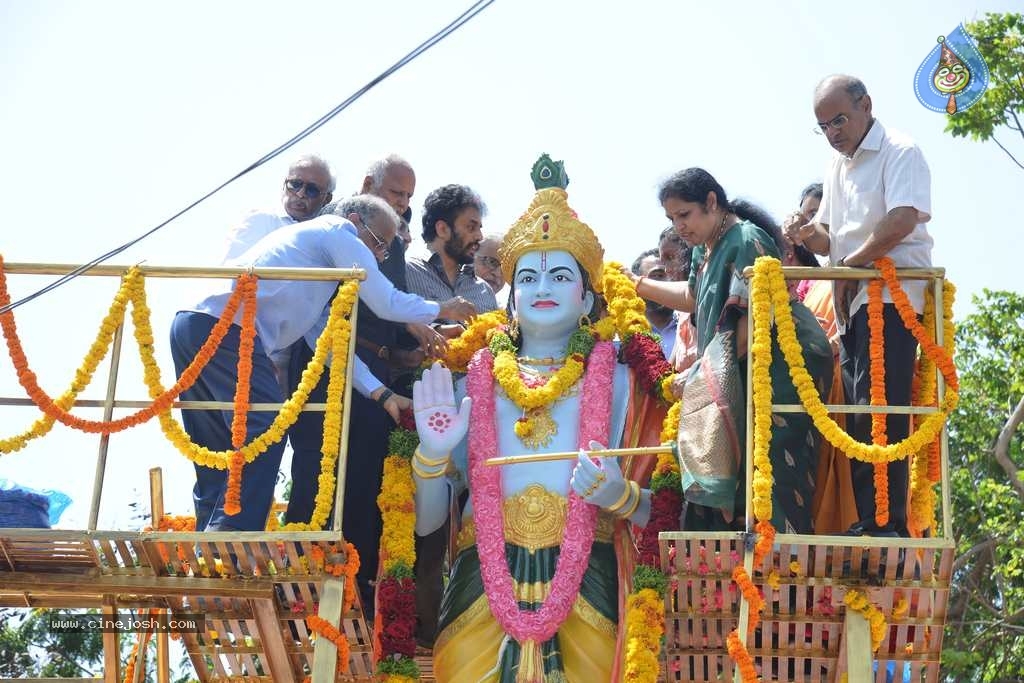 Mahanatudu-Prajanayakudu NTR book launch - 1 / 63 photos