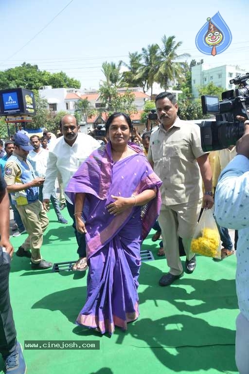 Mahanatudu-Prajanayakudu NTR book launch - 4 / 63 photos