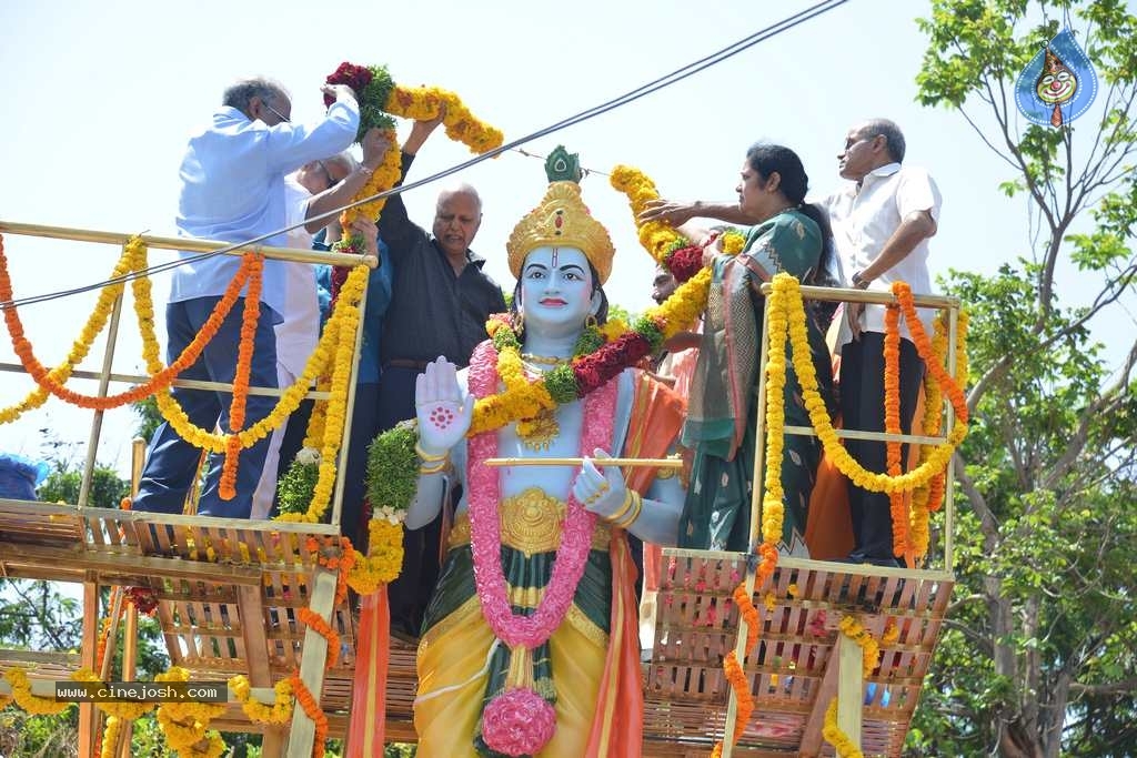 Mahanatudu-Prajanayakudu NTR book launch - 5 / 63 photos