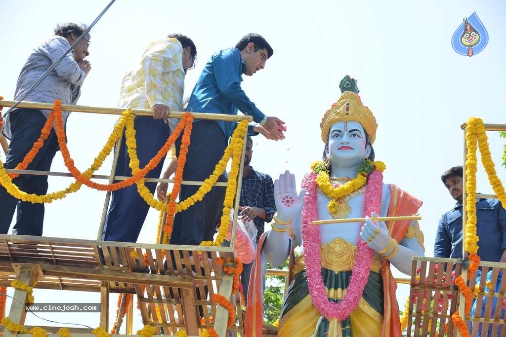 Mahanatudu-Prajanayakudu NTR book launch - 10 / 63 photos