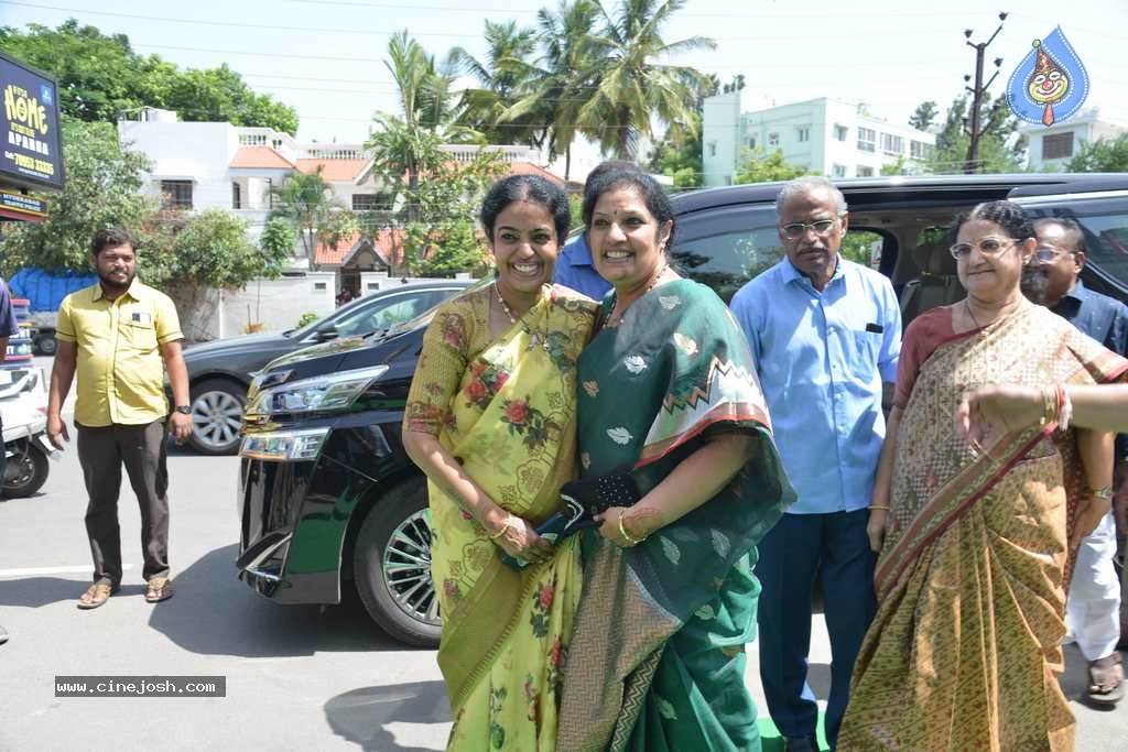 Mahanatudu-Prajanayakudu NTR book launch - 20 / 63 photos