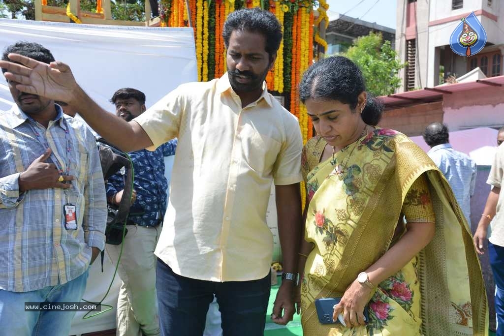 Mahanatudu-Prajanayakudu NTR book launch - 25 / 63 photos