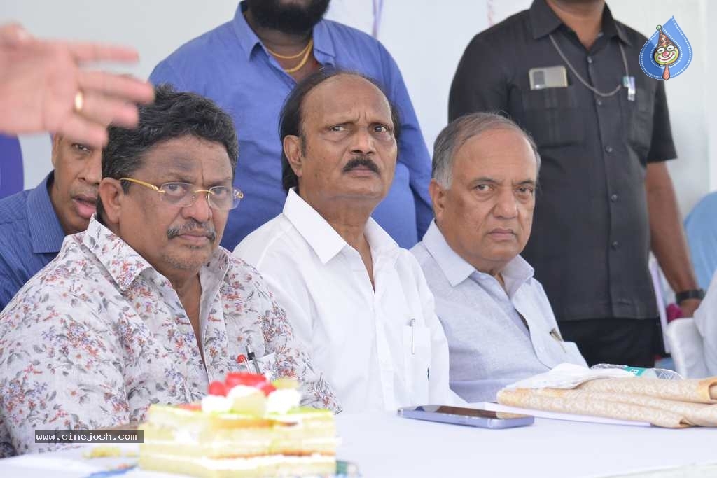 Mahanatudu-Prajanayakudu NTR book launch - 27 / 63 photos