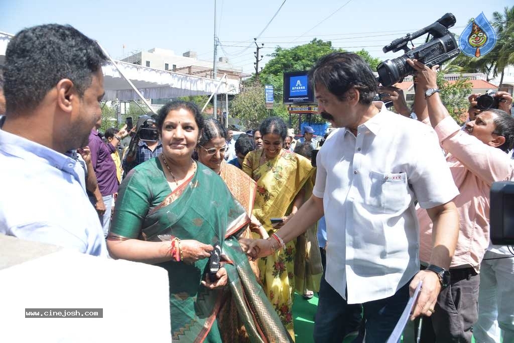 Mahanatudu-Prajanayakudu NTR book launch - 34 / 63 photos