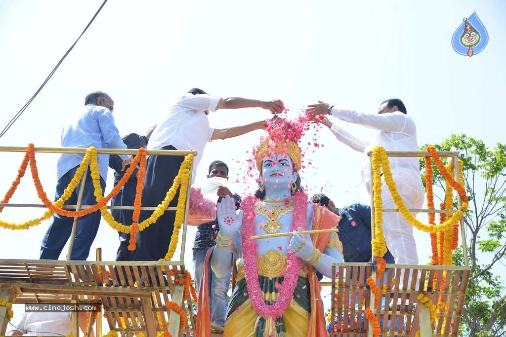 Mahanatudu-Prajanayakudu NTR book launch - 45 / 63 photos