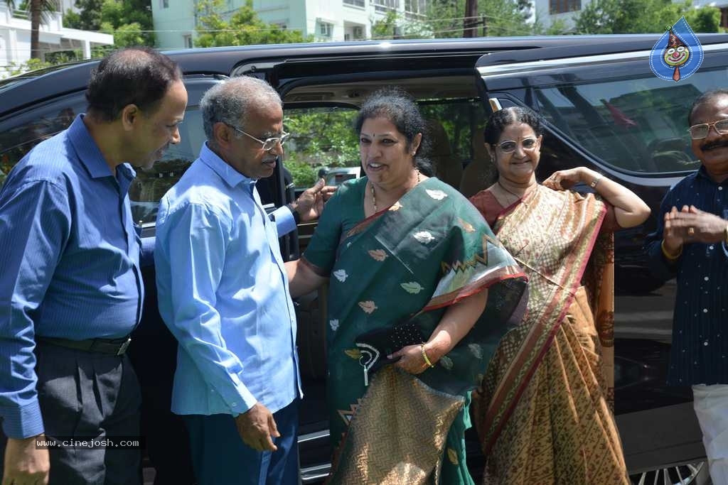 Mahanatudu-Prajanayakudu NTR book launch - 49 / 63 photos