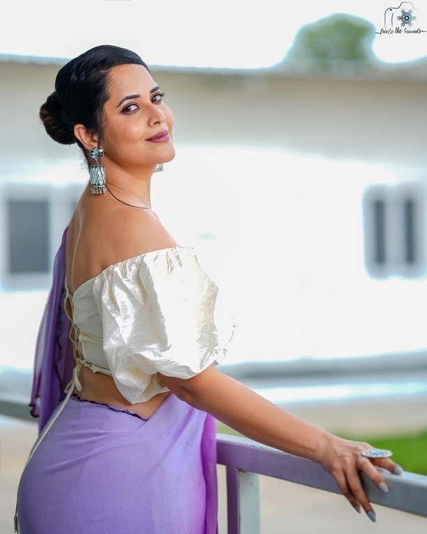 Anasuya Bharadwaj Photos - 2 / 6 photos
