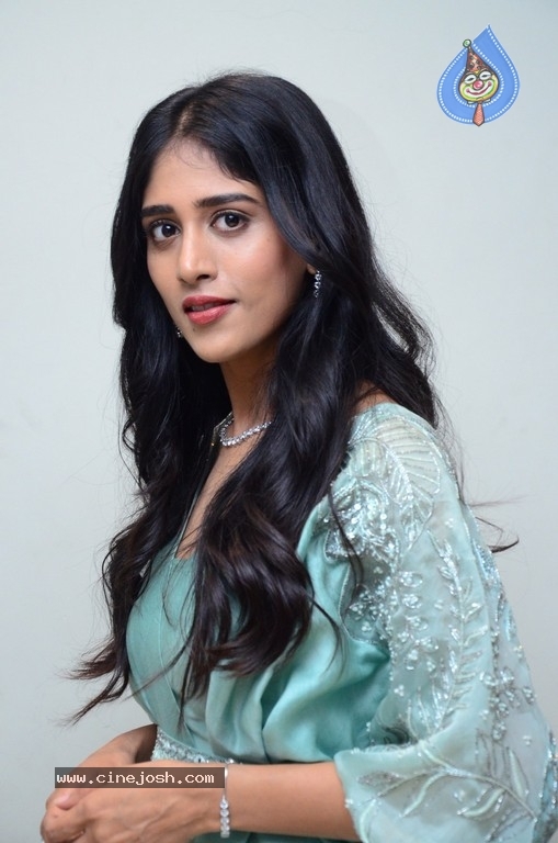 Chandini Chowdary - 14 / 20 photos