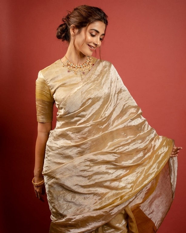 Pooja Hegde Photos - 4 / 5 photos