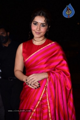 Raashi Khanna Photos - 17 of 17