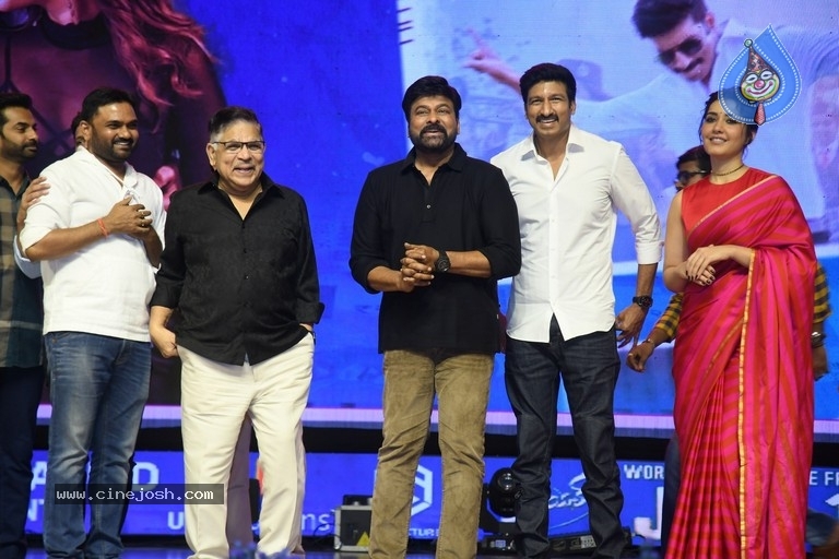 Pakka Commercial Pre Release Event - 20 / 41 photos