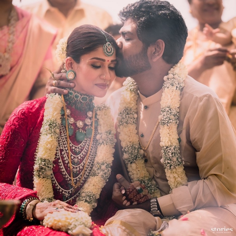 Nayanthara-Vignesh Shivan Wedding Photos - 1 / 4 photos