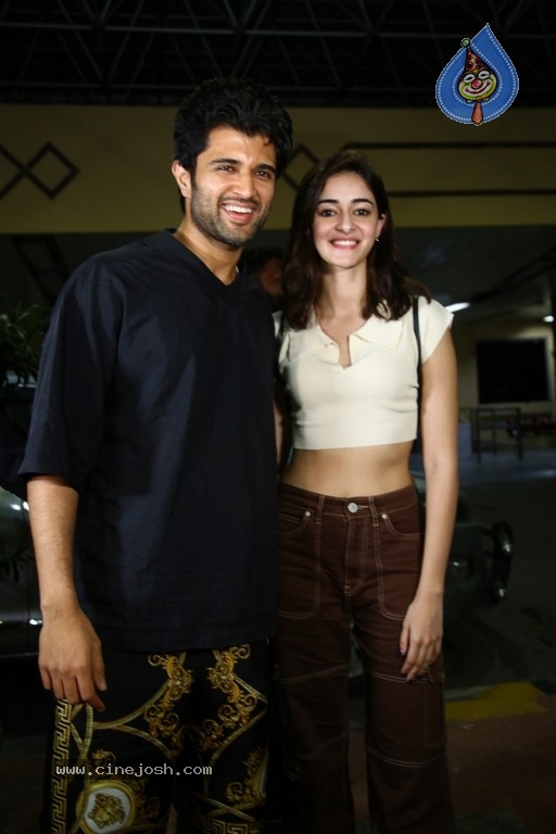 Liger Movie team at Begumpet Airport - 4 / 20 photos