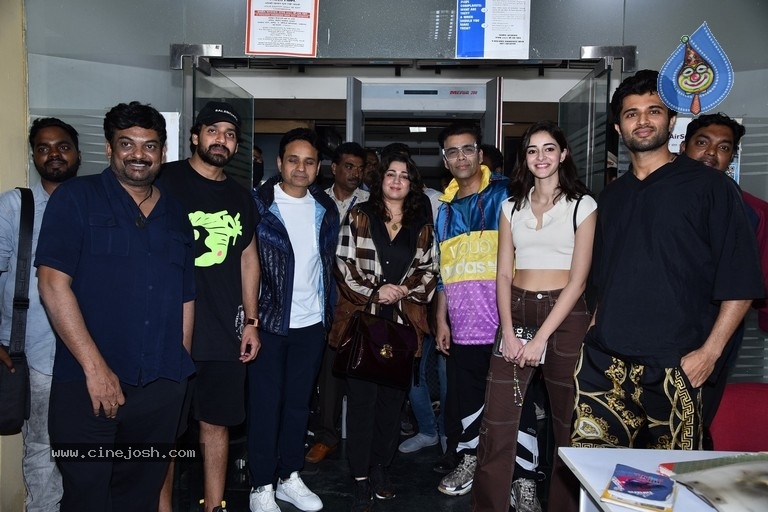 Liger Movie team at Begumpet Airport - 19 / 20 photos