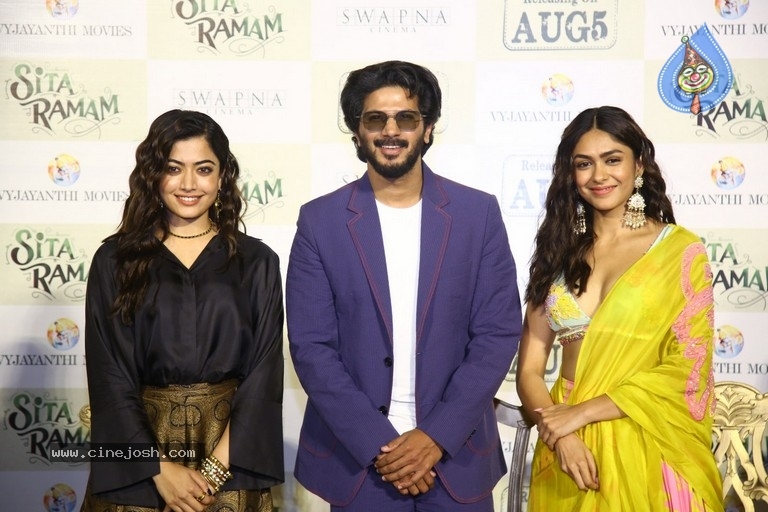 Sita Ramam Movie Trailer Launch - 12 / 21 photos