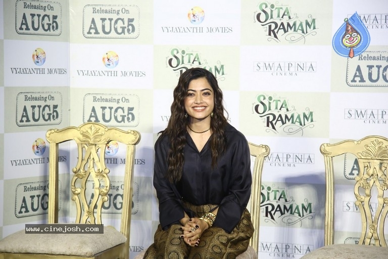 Sita Ramam Movie Trailer Launch - 14 / 21 photos