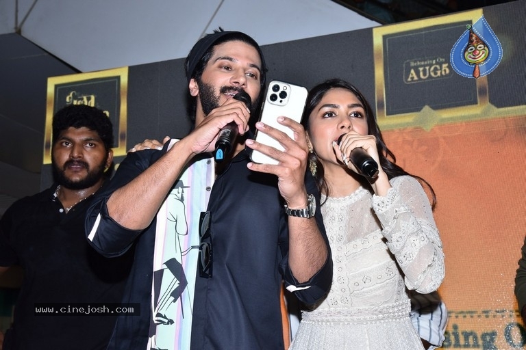 Sita Ramam team at PVP Mall, Vijayawada - 15 / 21 photos