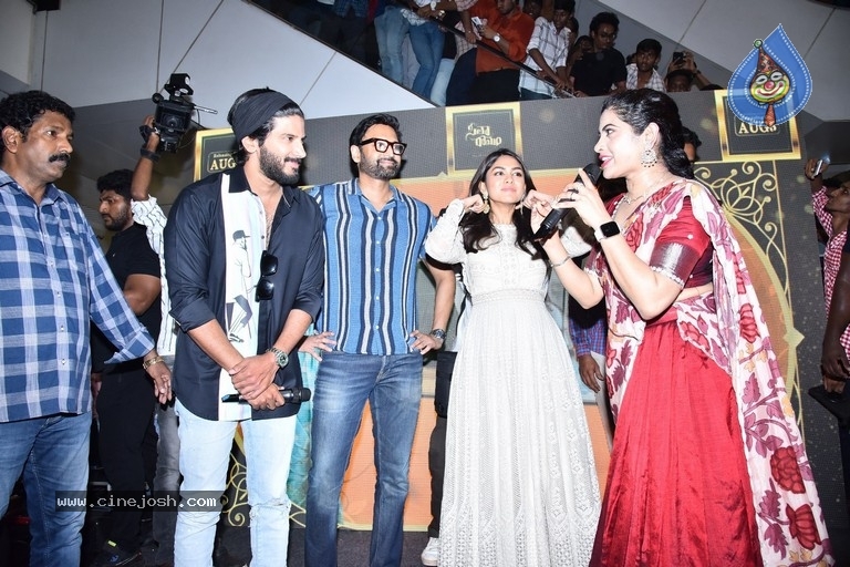 Sita Ramam team at PVP Mall, Vijayawada - 19 / 21 photos