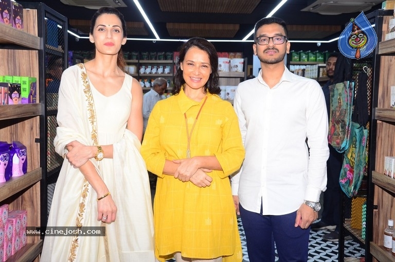 Celebrities at Sustainkart Launch - 3 / 21 photos