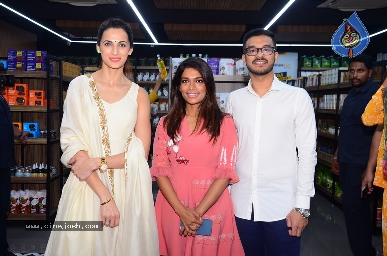 Celebrities at Sustainkart Launch - 15 / 21 photos