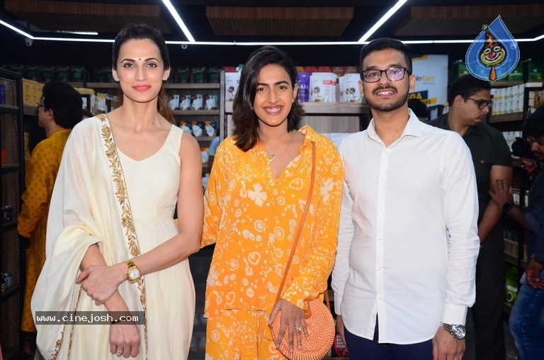 Celebrities at Sustainkart Launch - 17 / 21 photos