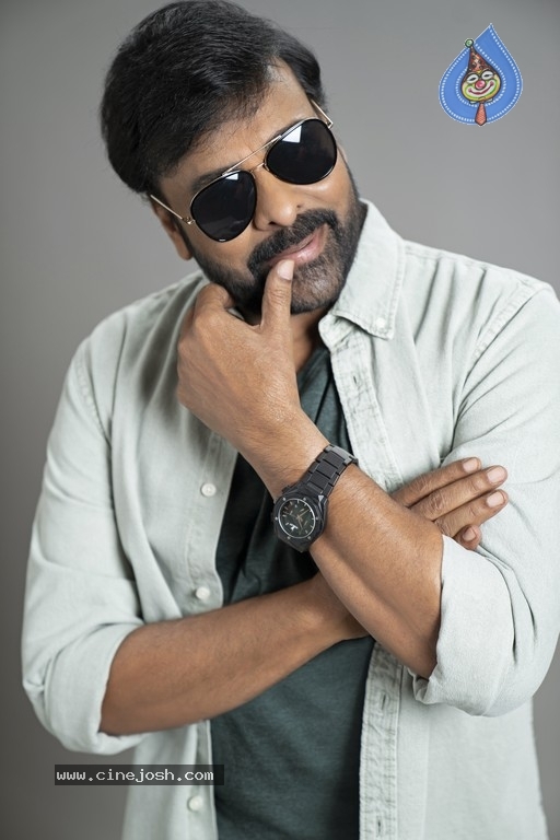 Chiranjeevi Stylish Look - 7 / 21 photos