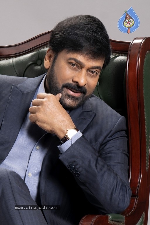 Chiranjeevi Stylish Look - 10 / 21 photos