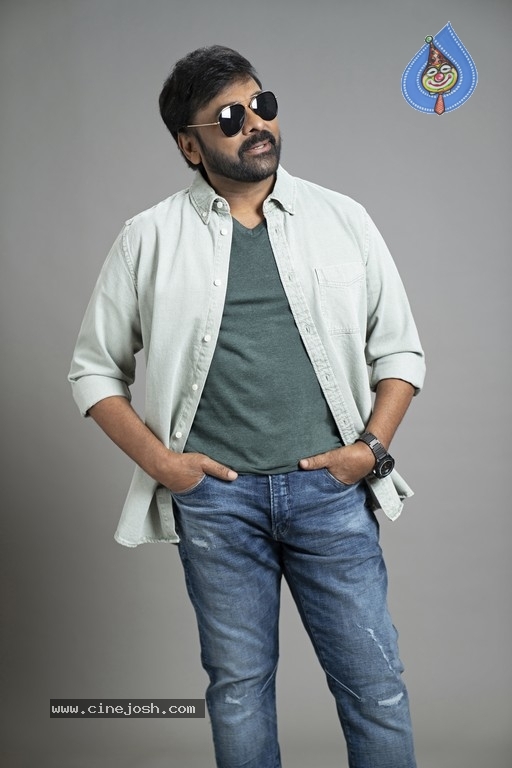 Chiranjeevi Stylish Look - 14 / 21 photos