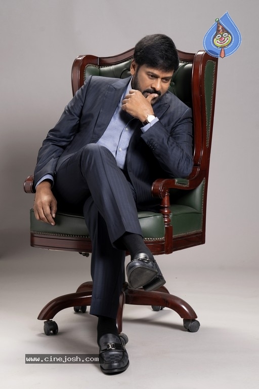 Chiranjeevi Stylish Look - 16 / 21 photos