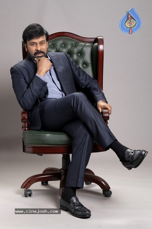 Chiranjeevi Stylish Look - 20 / 21 photos