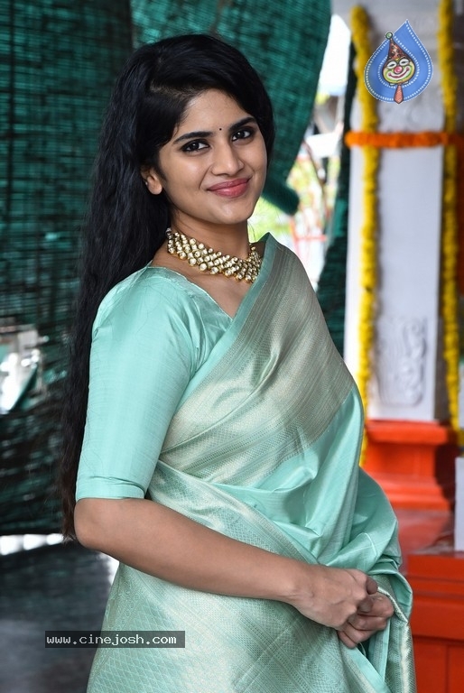 Megha Akash Photos - 14 / 19 photos