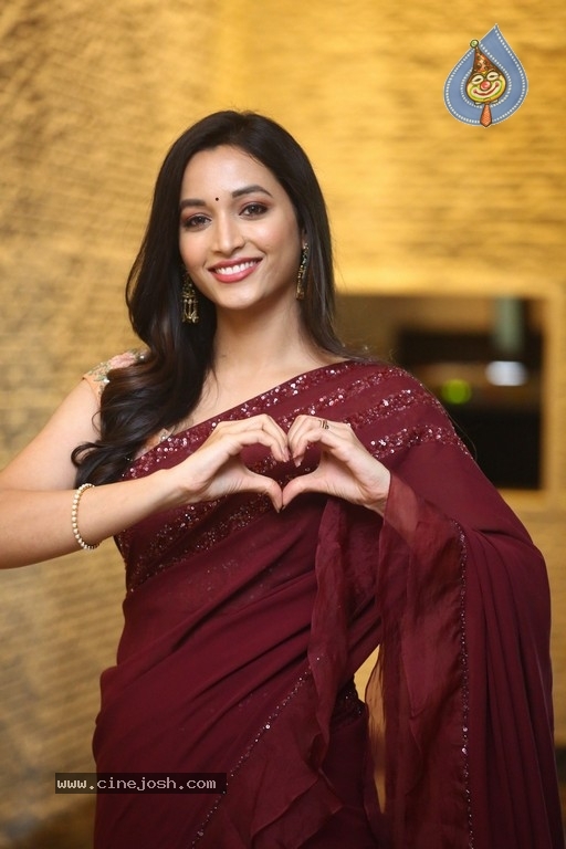 Srinidhi Shetty Photos - 3 / 16 photos