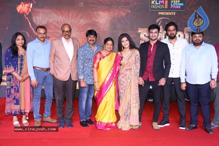 Karthikeya 2 Movie 100cr Celebrations  - 3 / 8 photos