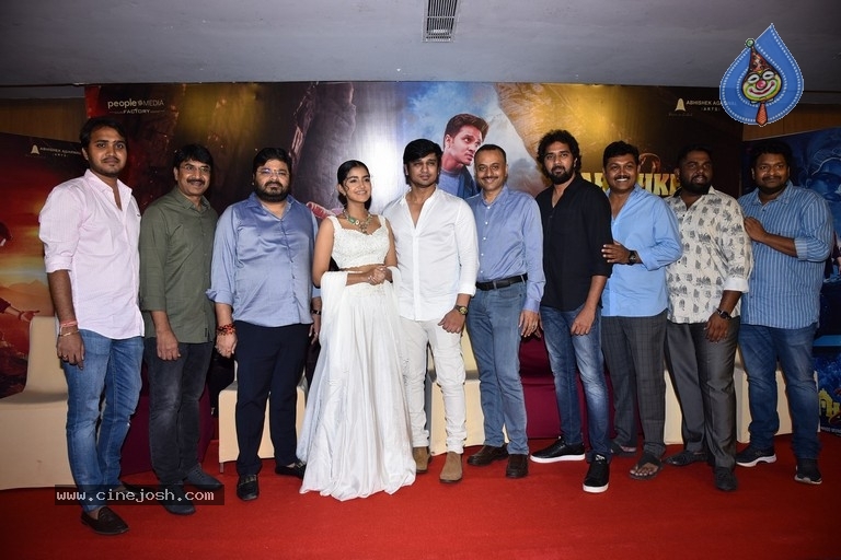 Karthikeya 2 Press Meet - 13 / 21 photos