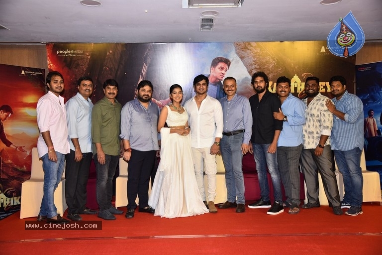 Karthikeya 2 Press Meet - 18 / 21 photos